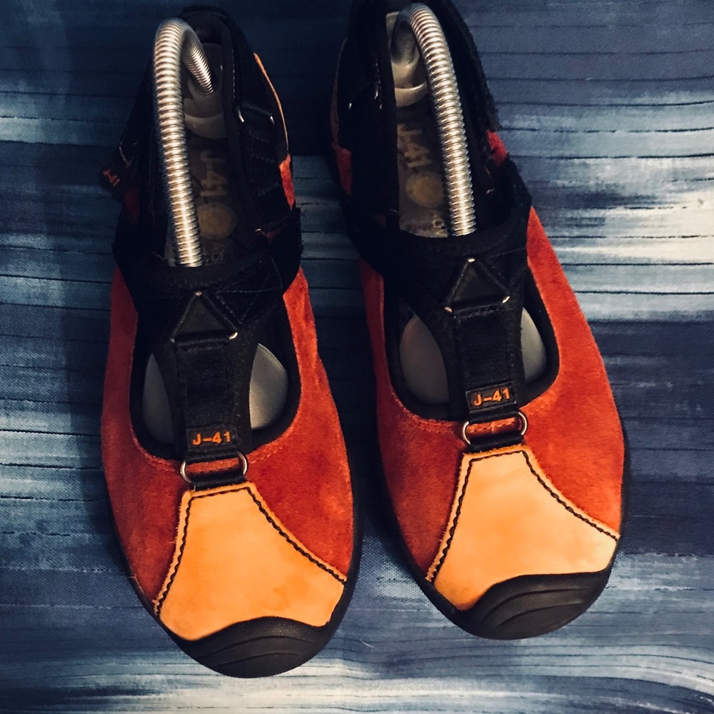 J41 Shoes